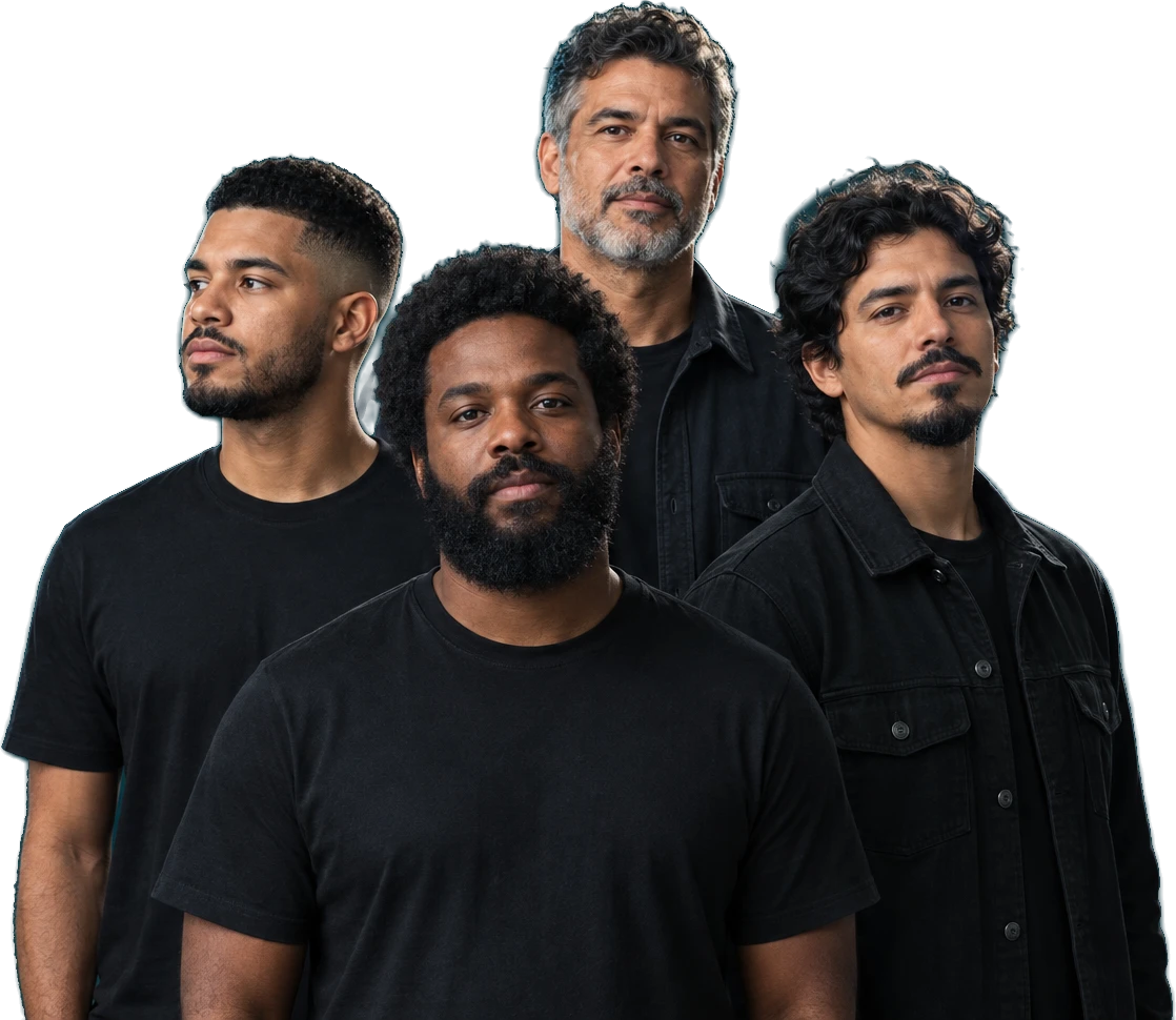 Quatro homens brasileiros com estilos de barba diferentes: barba cheia crespa, barba degradê, barba curta grisalha e cavanhaque com bigode